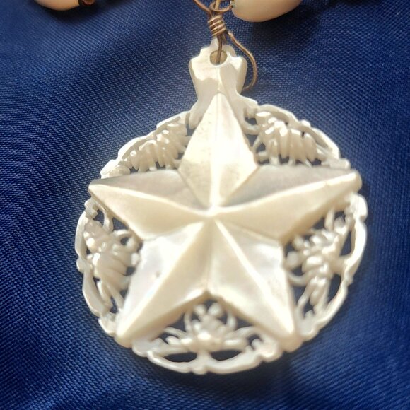 Mother of Pearl Necklace (choker) with Star Pendant - Picture 2 of 5